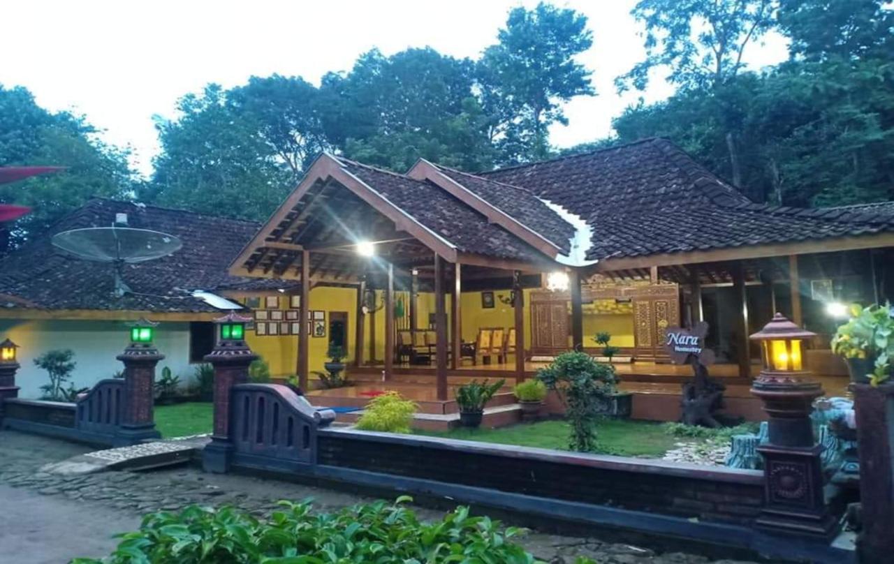 Nara Homestay Syariah Mangunan Exterior photo
